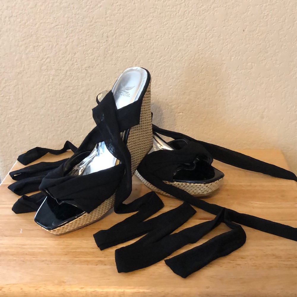 Black and Tan Shiekh ankle wrapped wedges